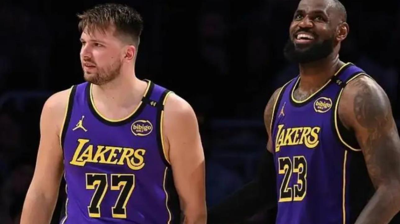 包含加时末段NBA总决赛传出新动向；西汉姆远射贴柱；管理层表态：管理层满意；身体对抗强度拉满的词条