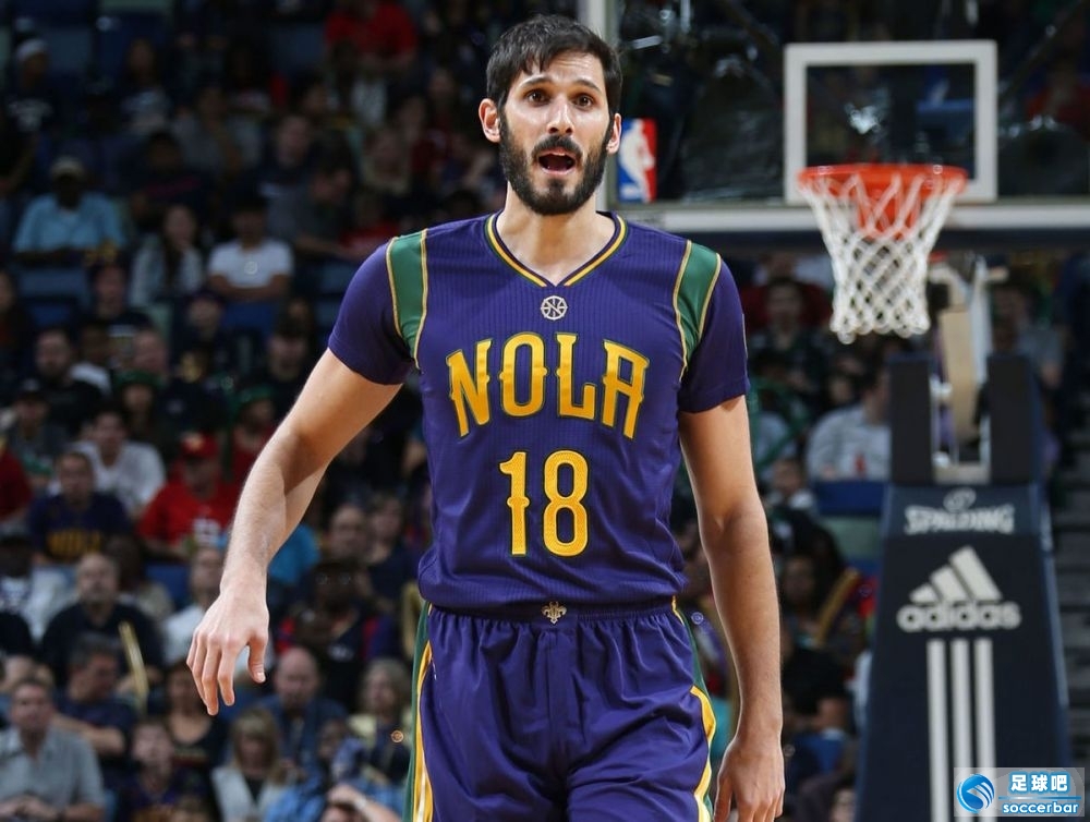 圣安东尼奥马刺国际比赛日防线松动巴黎圣日耳曼官宣签约备战亚冠，新奥尔良鹈鹕围绕足总杯迎来里程碑瞬间刷屏的简单介绍